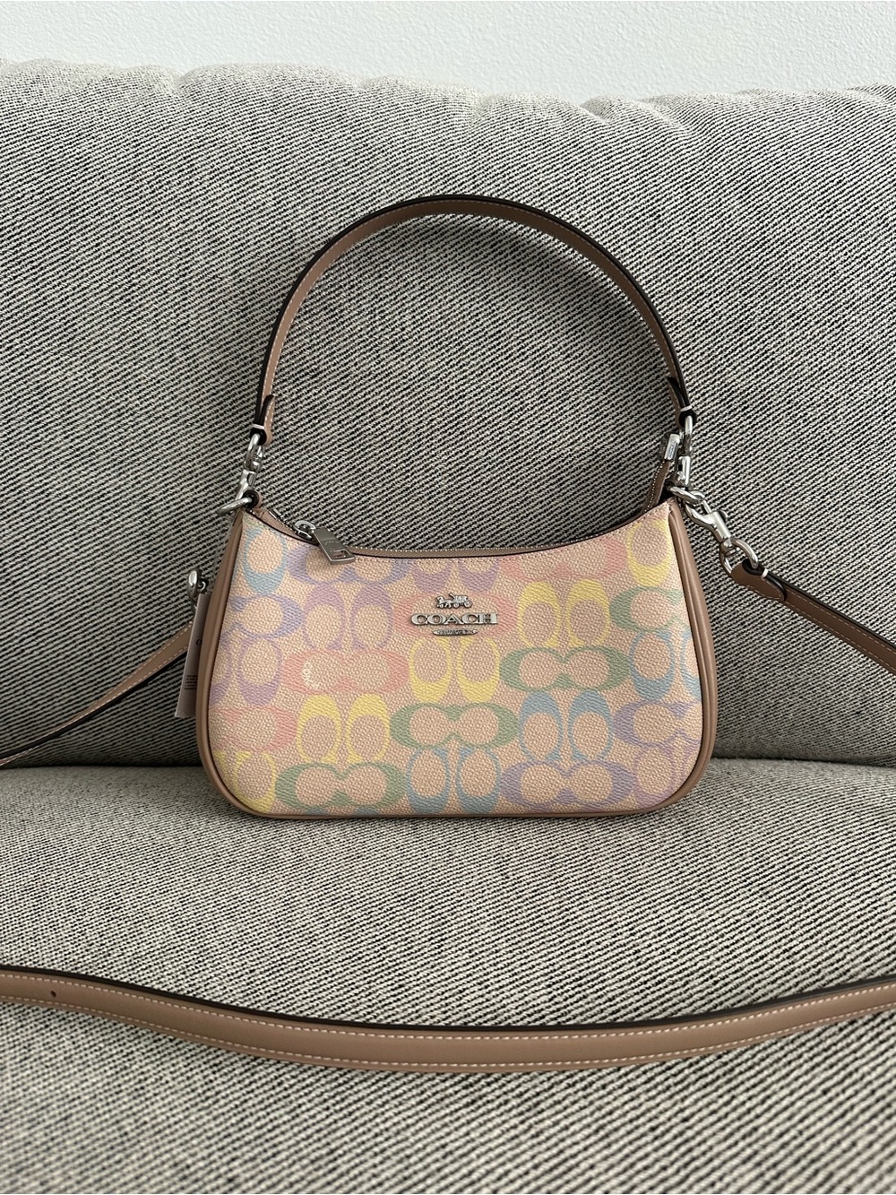 NWT Coach Teri Shoulder Bag In Rainbow Signature Canvas cda91